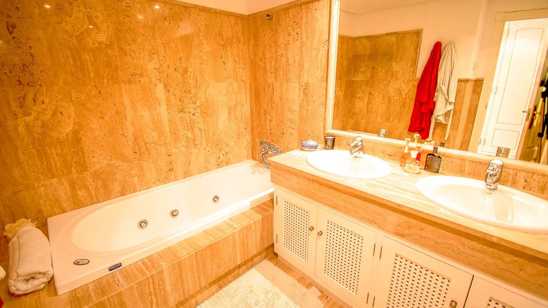 Oleholidays Apartamento Palm Beach 6 Marbella Lägenhet